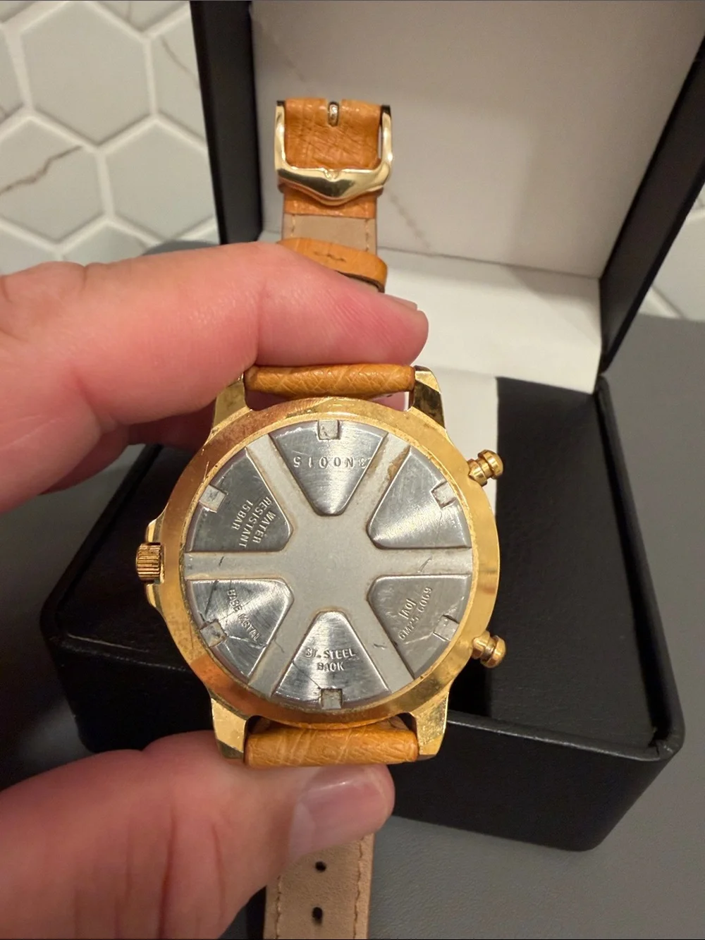 90s Seiko Gold-Tone Diver Style Watch with Teal Dial and Tan Leather Strap